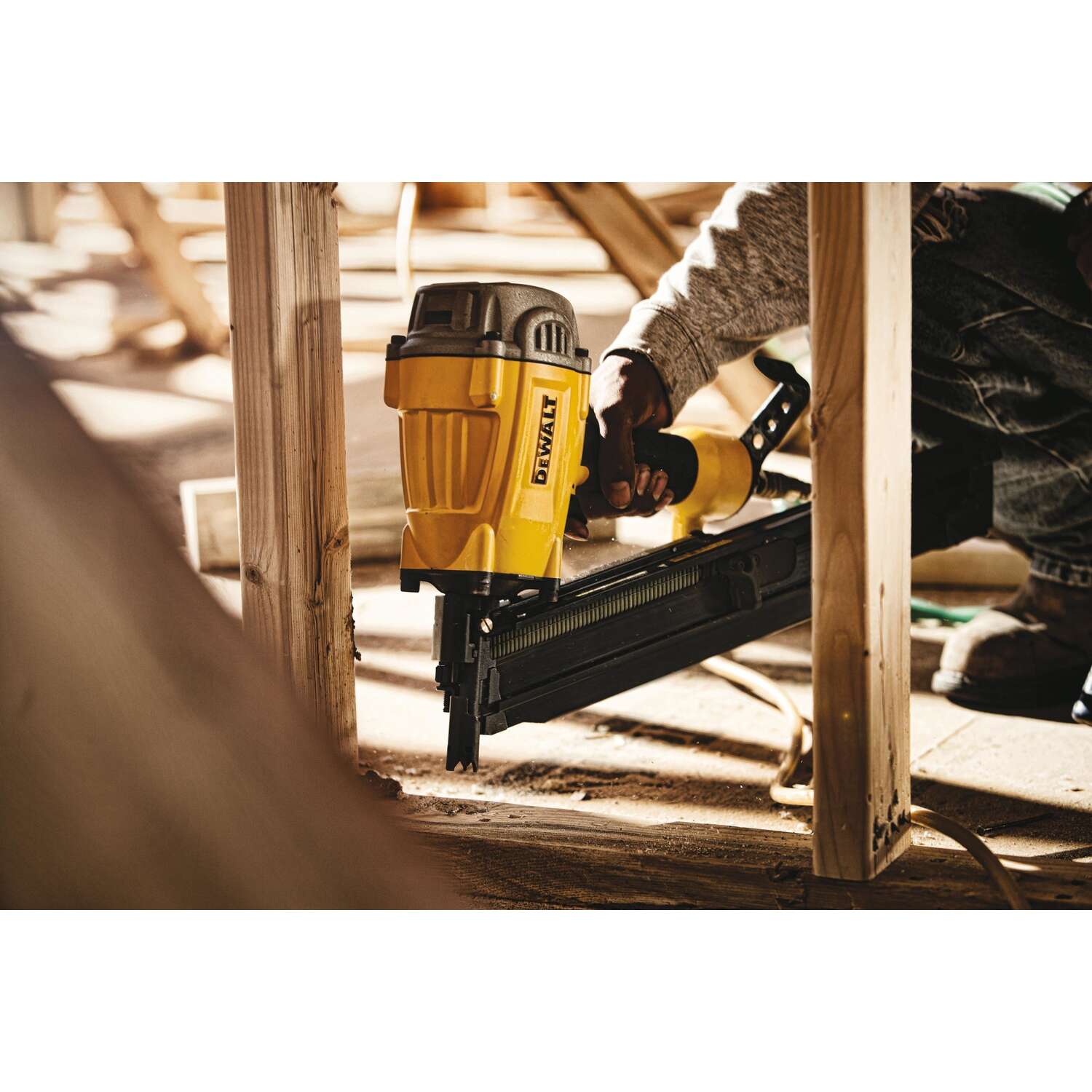 DW 28 deg Framing Nailer Kit