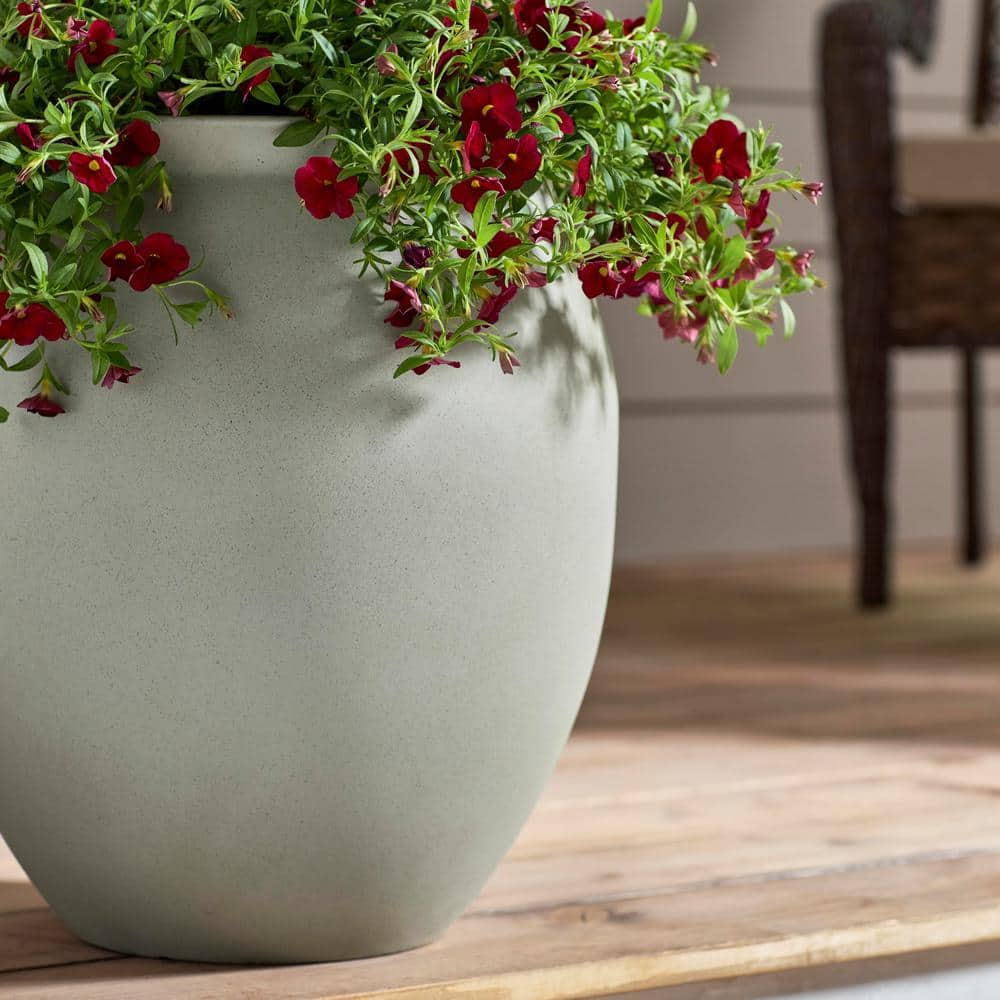 Vigoro 15 in. Brentwood Large Off-White Smooth Concrete Resin Composite Planter (15 in. D x 16.9 in. H) 10000-03939