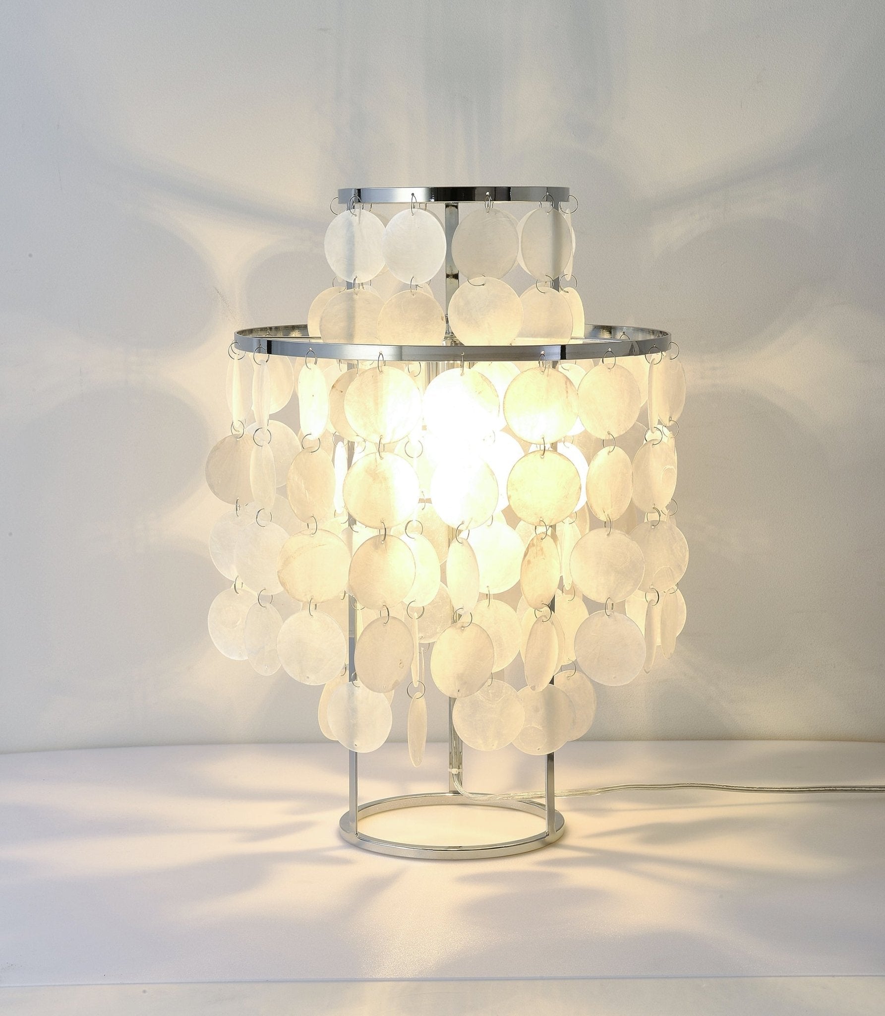 Round Shell Table Lamp