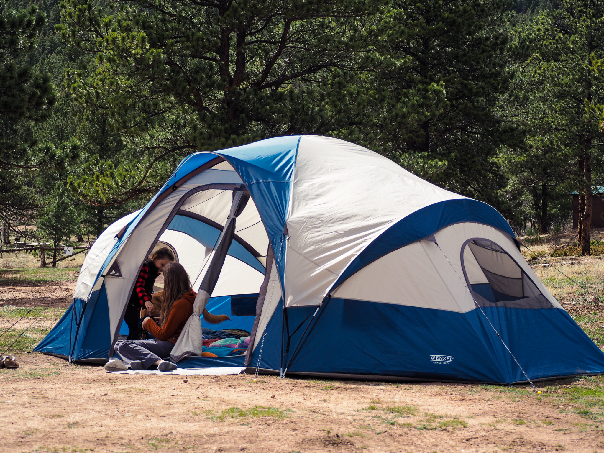 Wenzel Pinyon Blue 10-Person Cabin Tent， 18'x10'