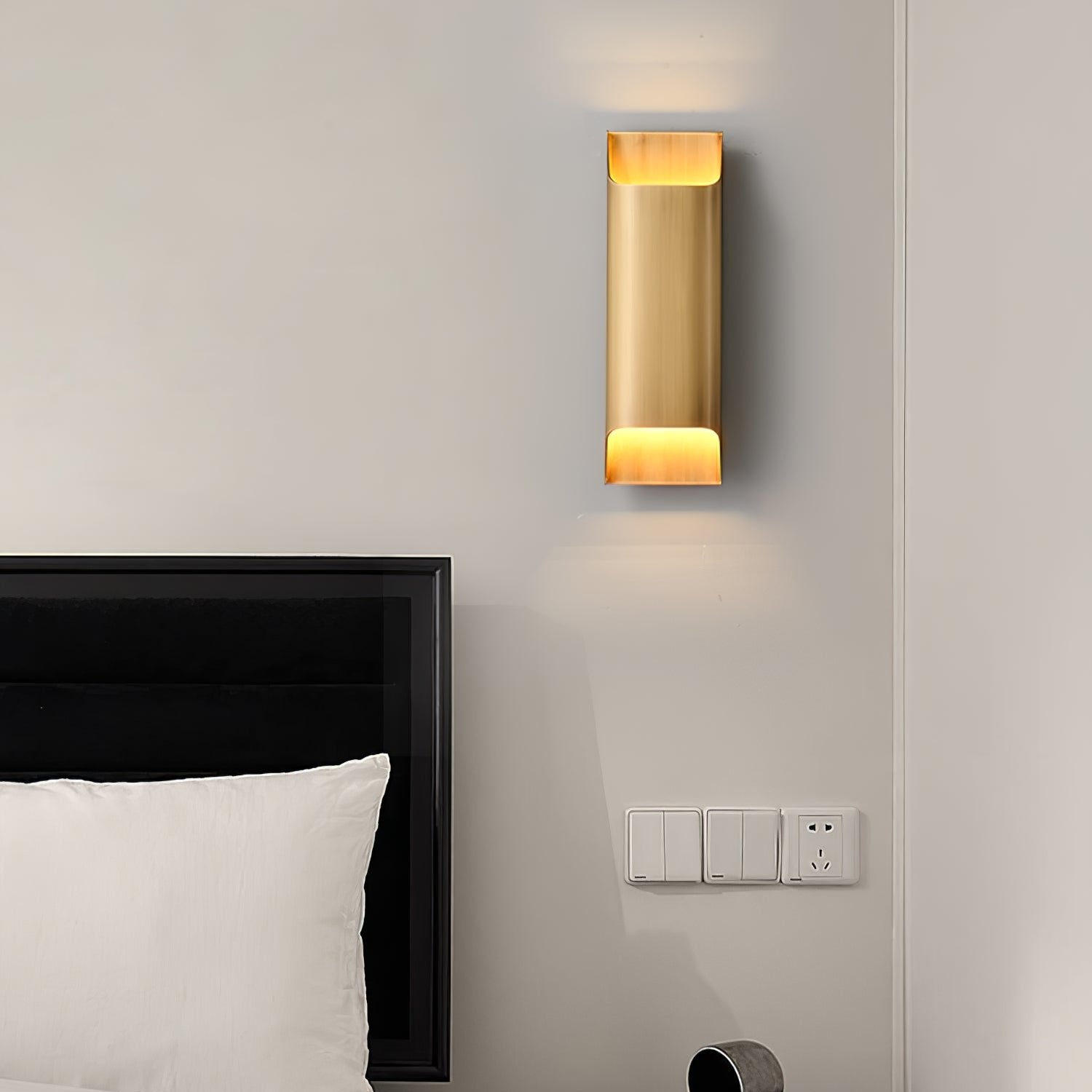 Leclerc Brass Wall Lamp