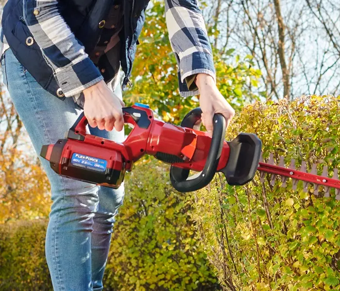 Toro 60-Volt Max Lithium-Ion Electric 24Hedge Trimmer