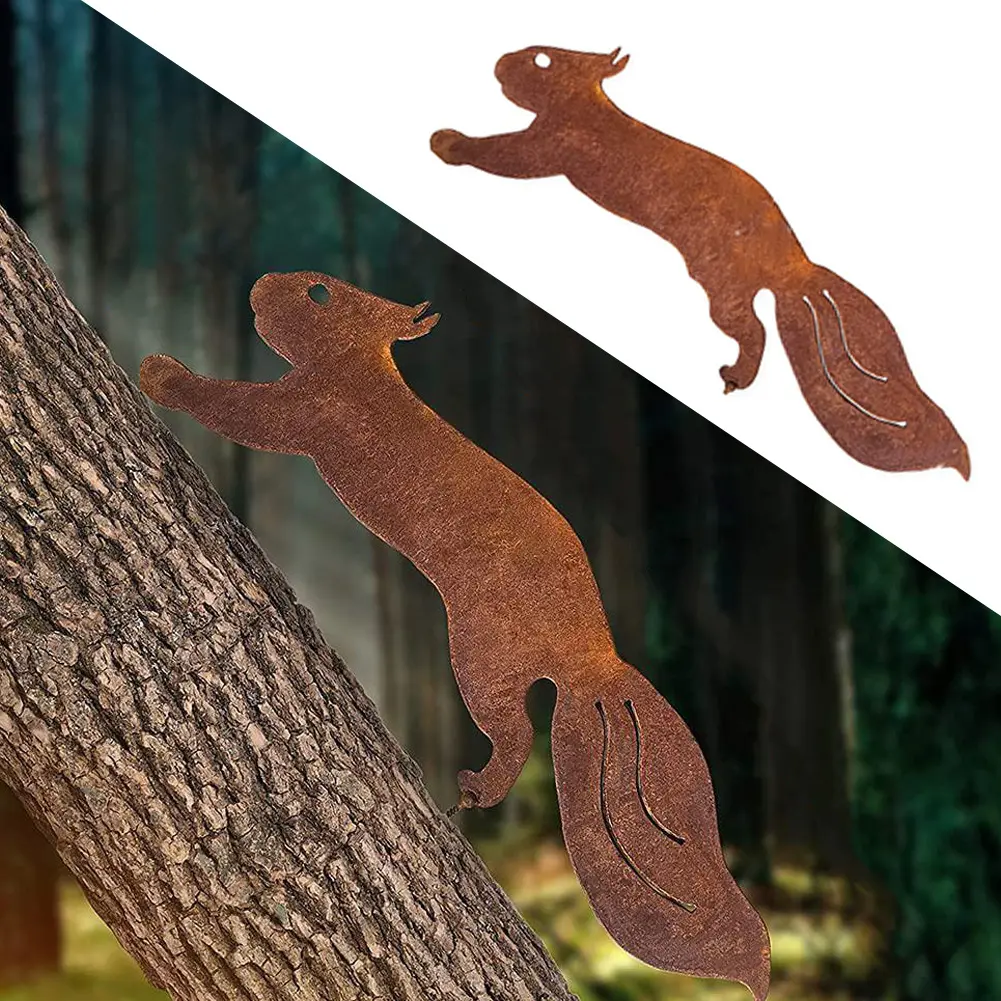 Cross border direct supply Rusty Metal Running Squirrel Iron art Running squirrel silhouette screw  Garden Ornaments
