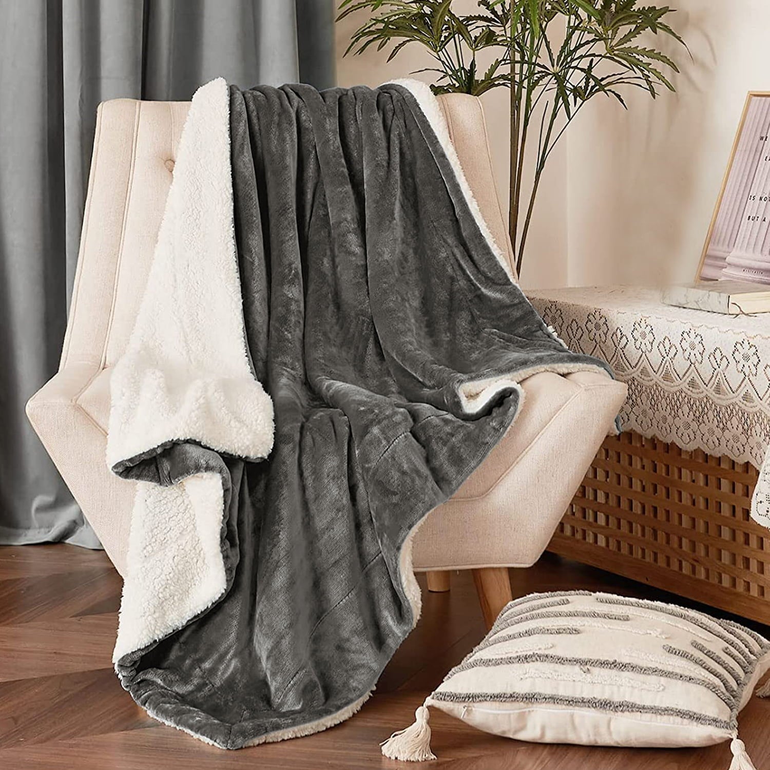 JML Bedding Sherpa Fleece Throw Blanket，Grey Warm Reversible Plush Fleece Bed Blanket