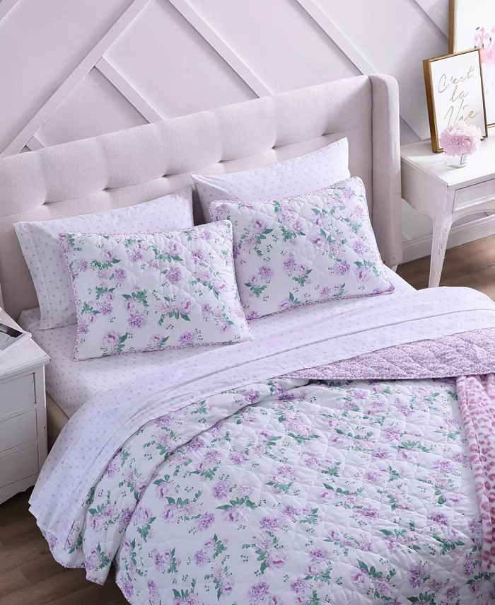 Betsey Johnson 2 Piece Blooming Roses Quilt Set， Twin