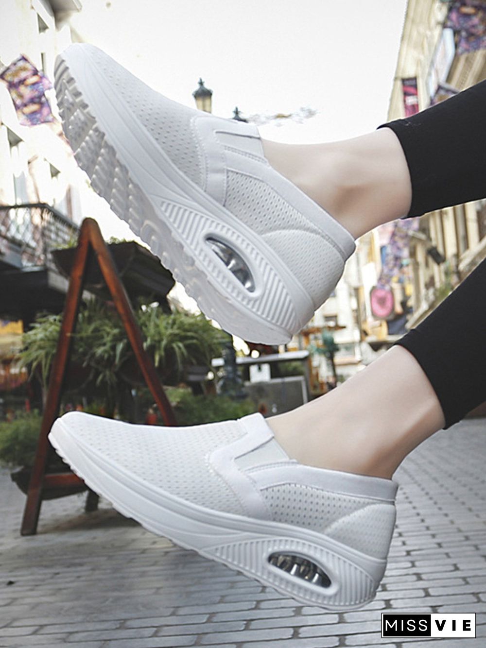 Round Toe Breathable Mesh Flat Heel Shakers Hollow Lightweight Casual Sneakers