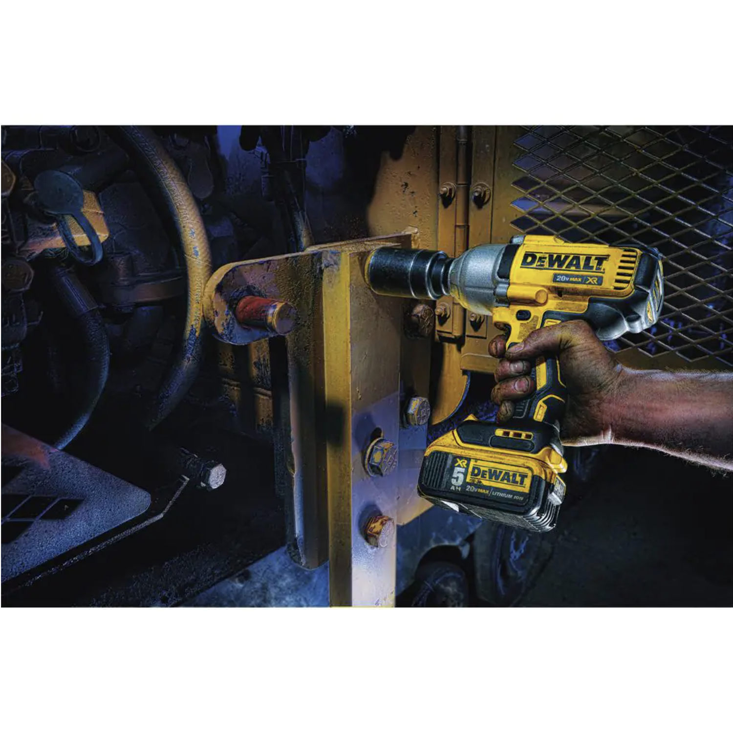 Dewalt 20-Volt MAX XR Cordless Brushless 1/2 in. High Torque Impact Wrench with Detent Pin Anvil， (1) 20-Volt 4.0Ah Battery (DCF899M1)