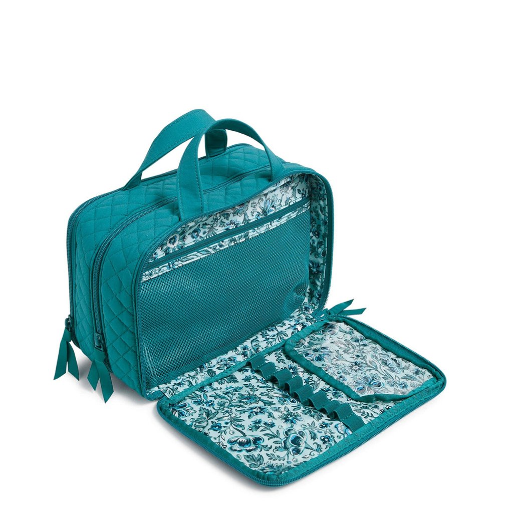 Vera Bradley  Ultimate Travel Case in Forever Green