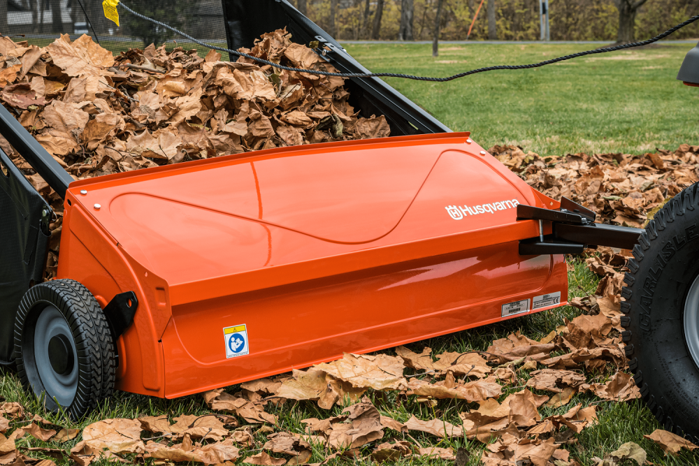 Husqvarna Lawn Sweeper 42 ;