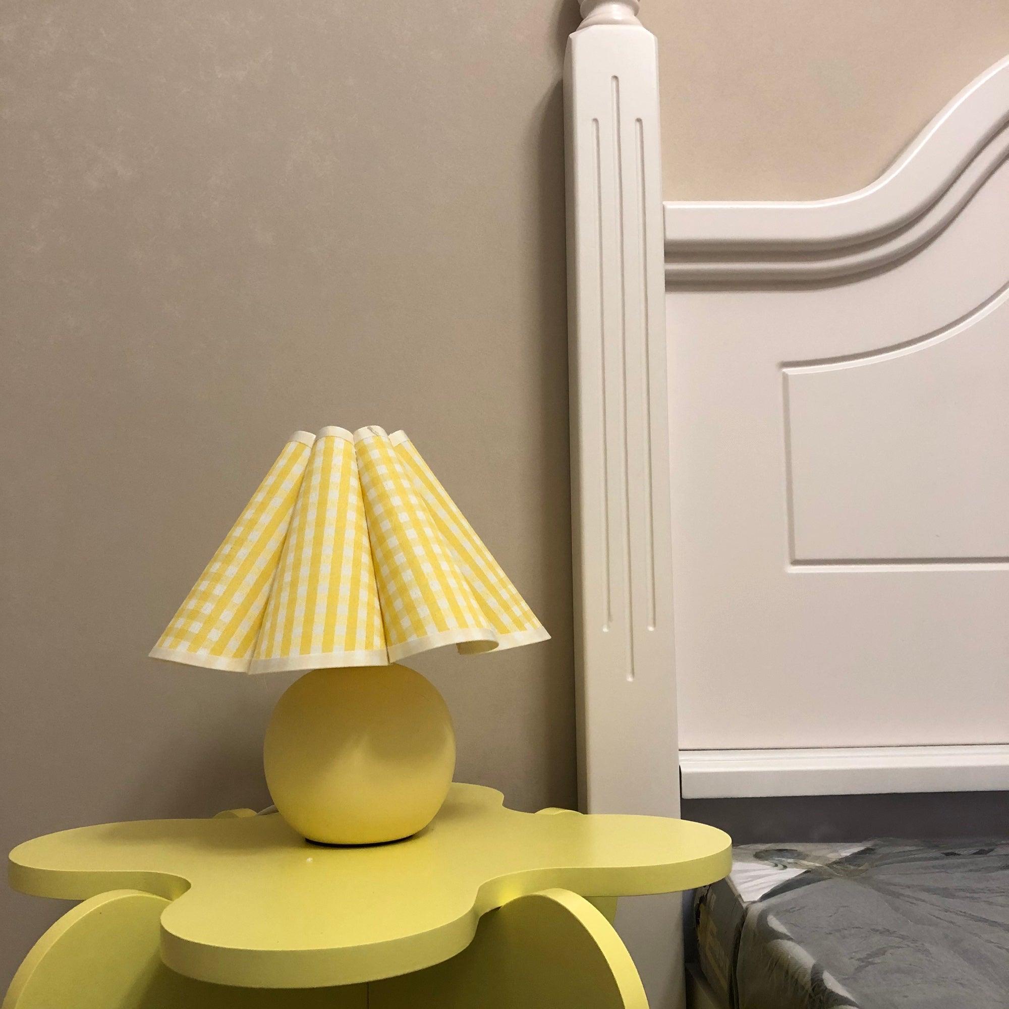 Kicsi Knife Pleat Table Lamp