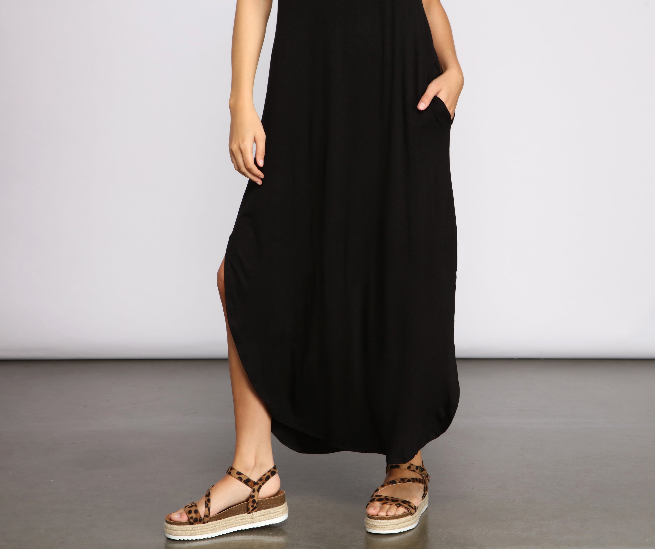 A Casual-Chic Moment Maxi Dress