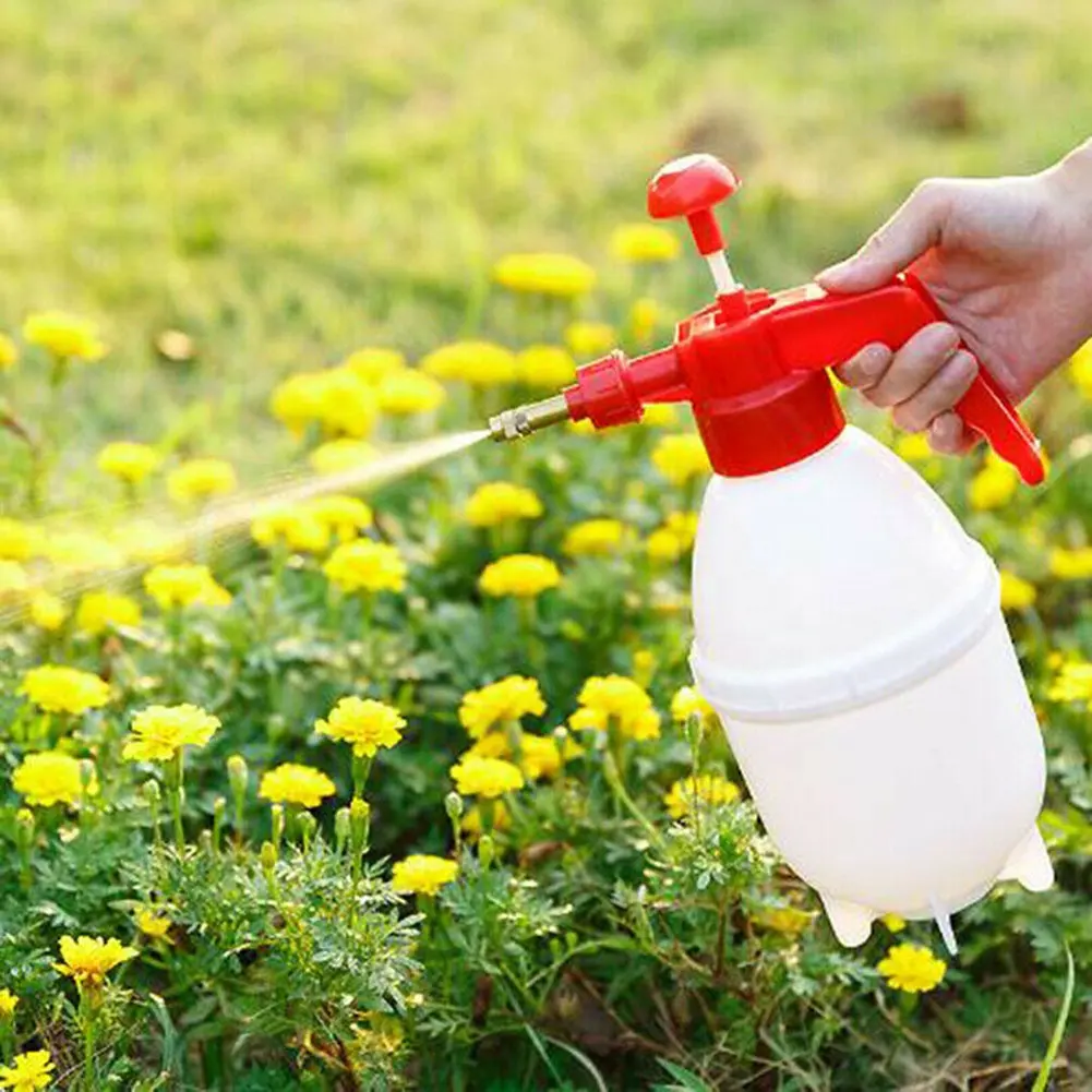 1.5L Hand Pressure Sprayer Brass Nozzle Chemical Garden Spray Bottle Fertilizers Air Pressure Mist Sprayer