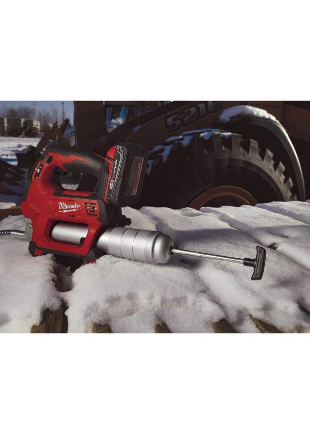 Milwaukee M18 2-Speed Grease Gun 2CT Kit 2646-22CT from Milwaukee