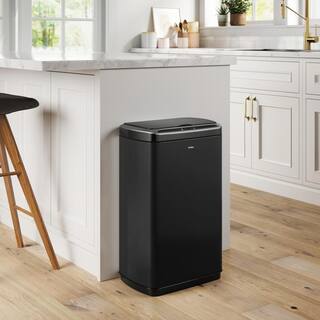 KRAUS Garbage Pro Rectangular 13 Gal. Touchless Motion Sensor Trash Can in Matte Black with Soft Shut Lid KTCS-10MB