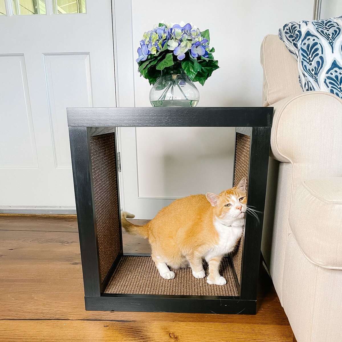 Designer Pet Products Bailey Cat Scratcher End Table