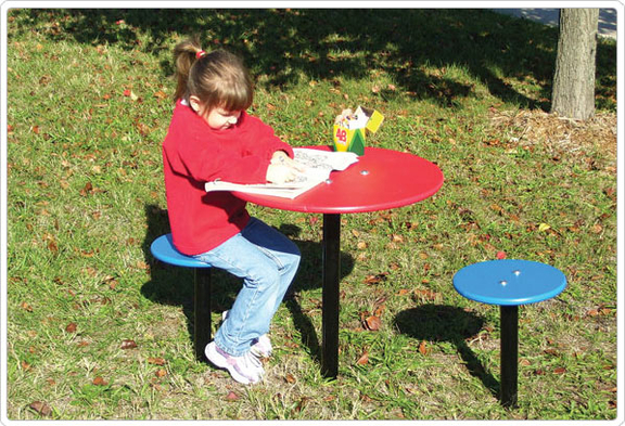 SportsPlay 902 830 Outdoor Table and Stools