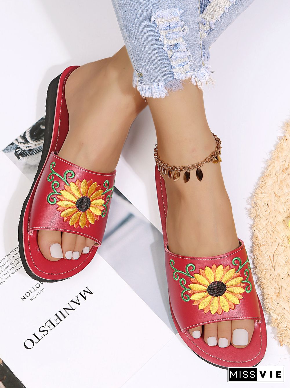 Sunflower Embroidered Print Casual Sandal Slippers