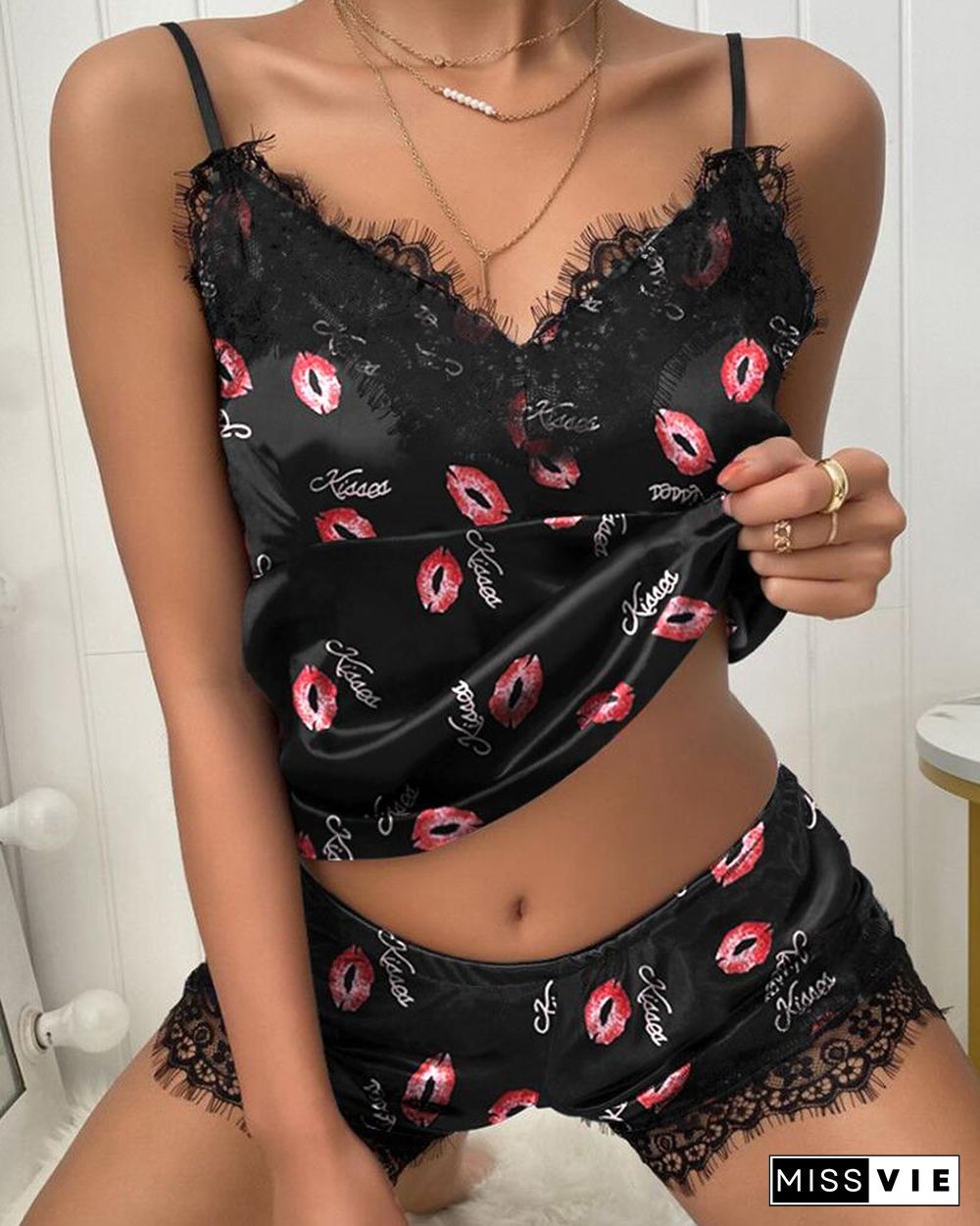 Lip Print Contrast Eyelash Lace Cami Sets