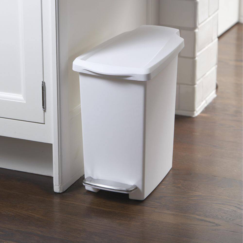 simplehuman 10 l (2.6 Gal.) White Slim Plastic Step Trash Can CW1332