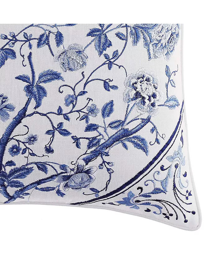 Laura Ashley Charlotte Decorative Pillow， 16 x 16