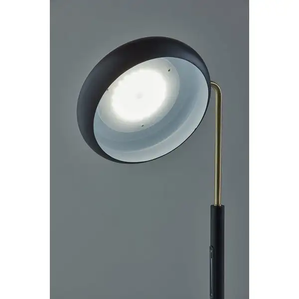 Lawson LED Table Lamp w. Smart Switch