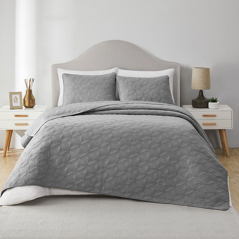 VCNY Home Circle Textured Queen 3-Piece Quilt Set