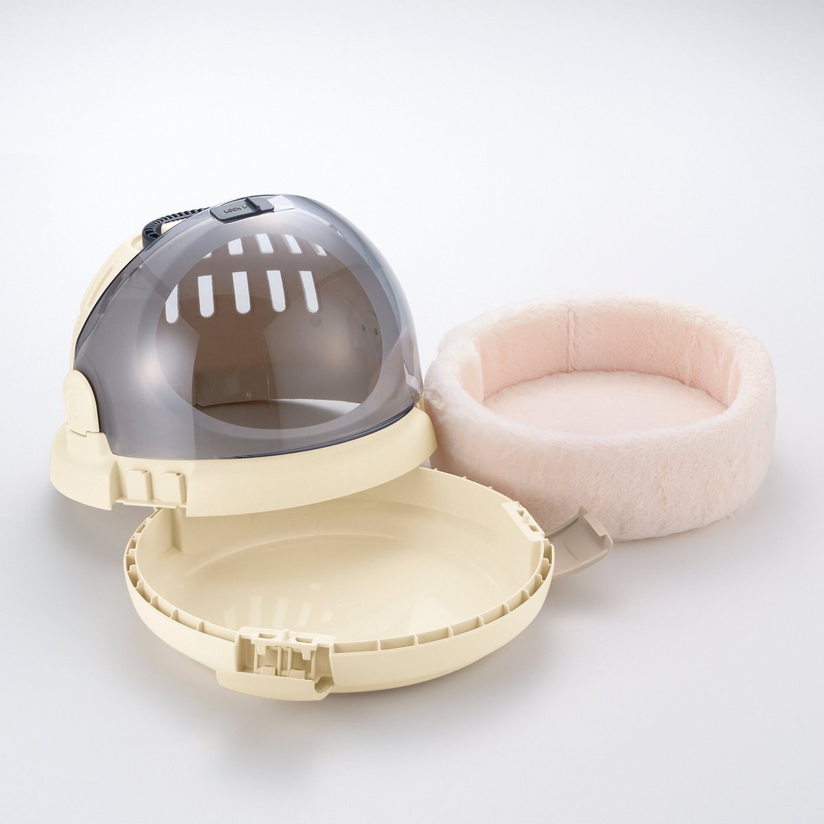 Richell Space Capsule Dog and Cat Carrier and Bed， Beige