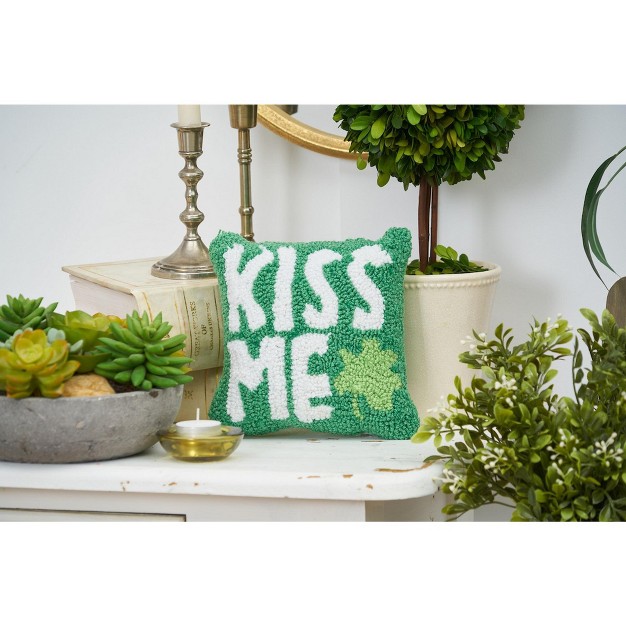 X 8 quot Kiss Me Clover St Patrick x27 s Day Hooked Pillow