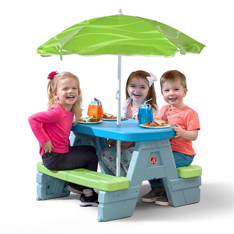 Step2 Sun and Shade Picnic Table and Umbrella Set