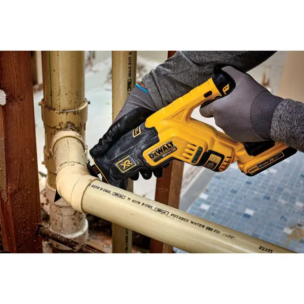 DEWALT 20V MAX XR Brushless Compact Reciprocating Saw