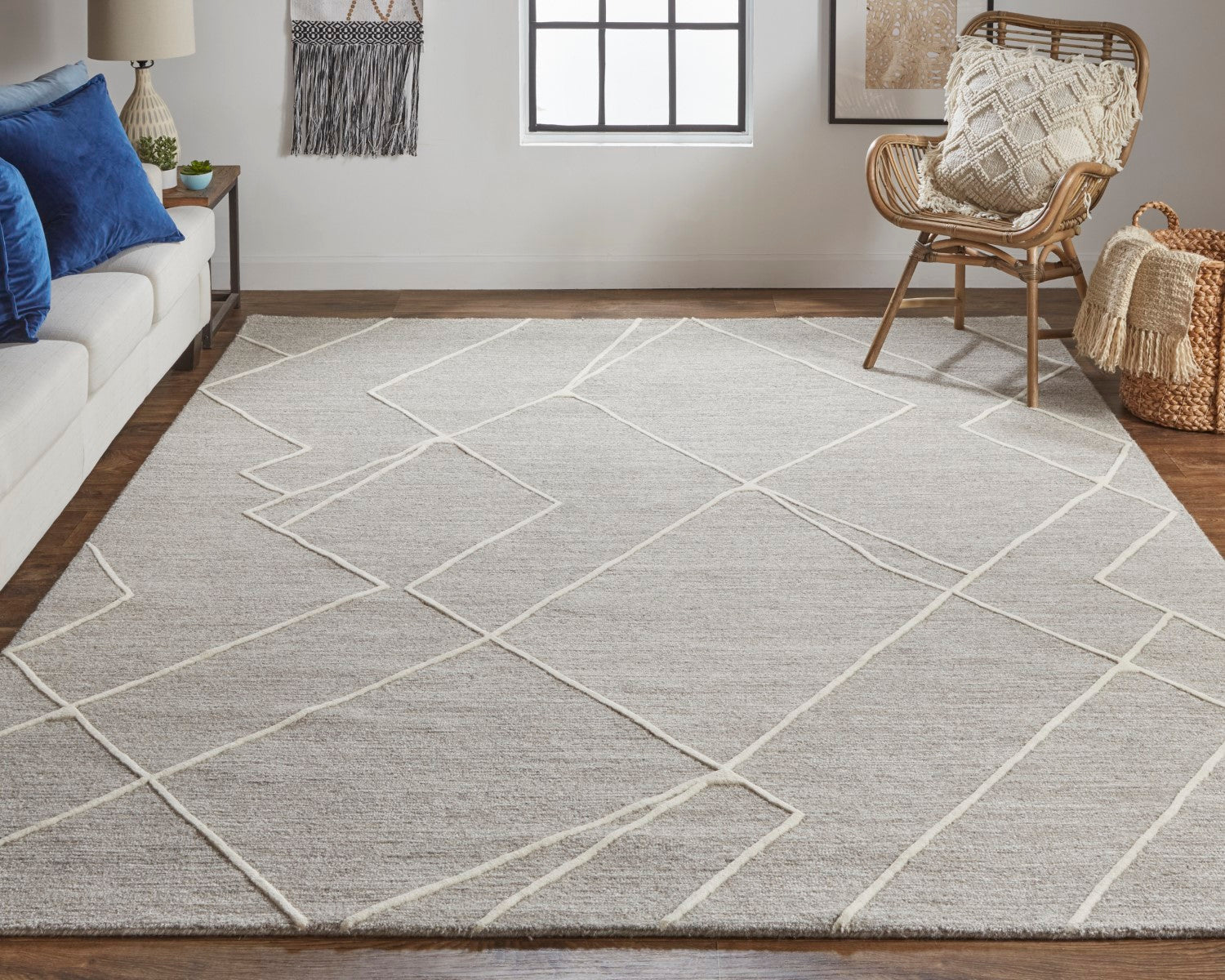 Euclid Hand Tufted Gray / Ivory Rug