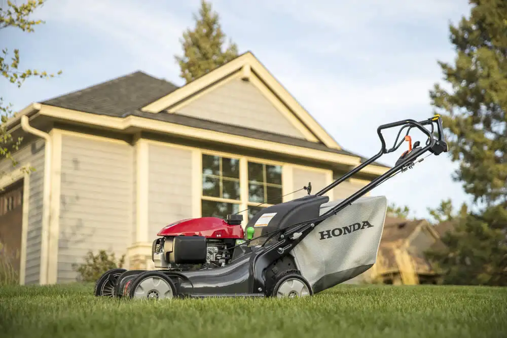 Honda 21 In. Nexite Deck Self Propelled 4-in-1 Versamow Hydrostatic Lawn Mower with GCV200 Engine Auto Choke and Roto-stop HRX217HYA from Honda