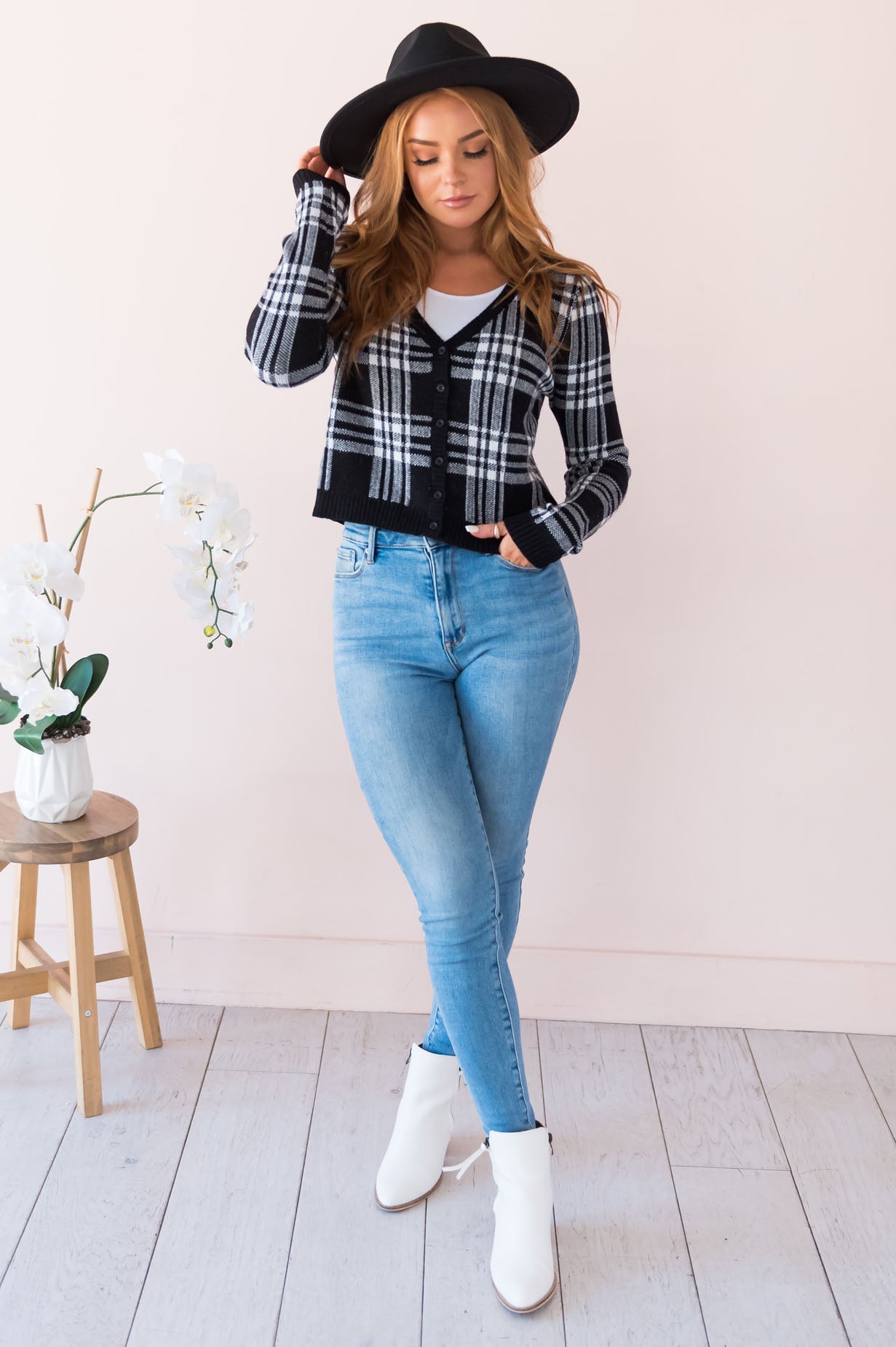 Trend Setter Plaid Modest Cropped Cardigan