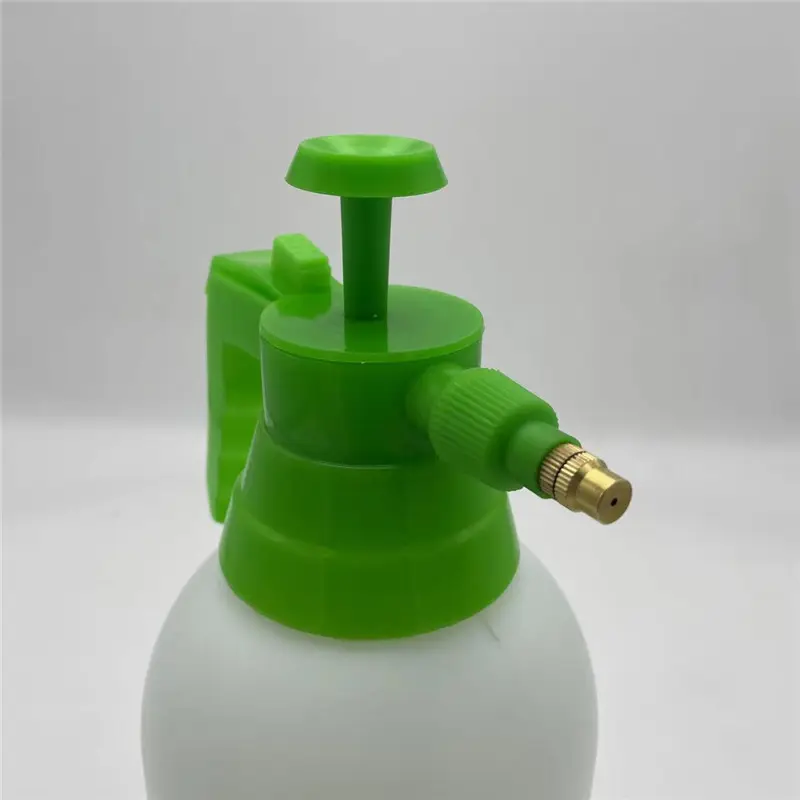 Green nozzle for large volume spray bottles garden sprayer nozzle switching spray mode