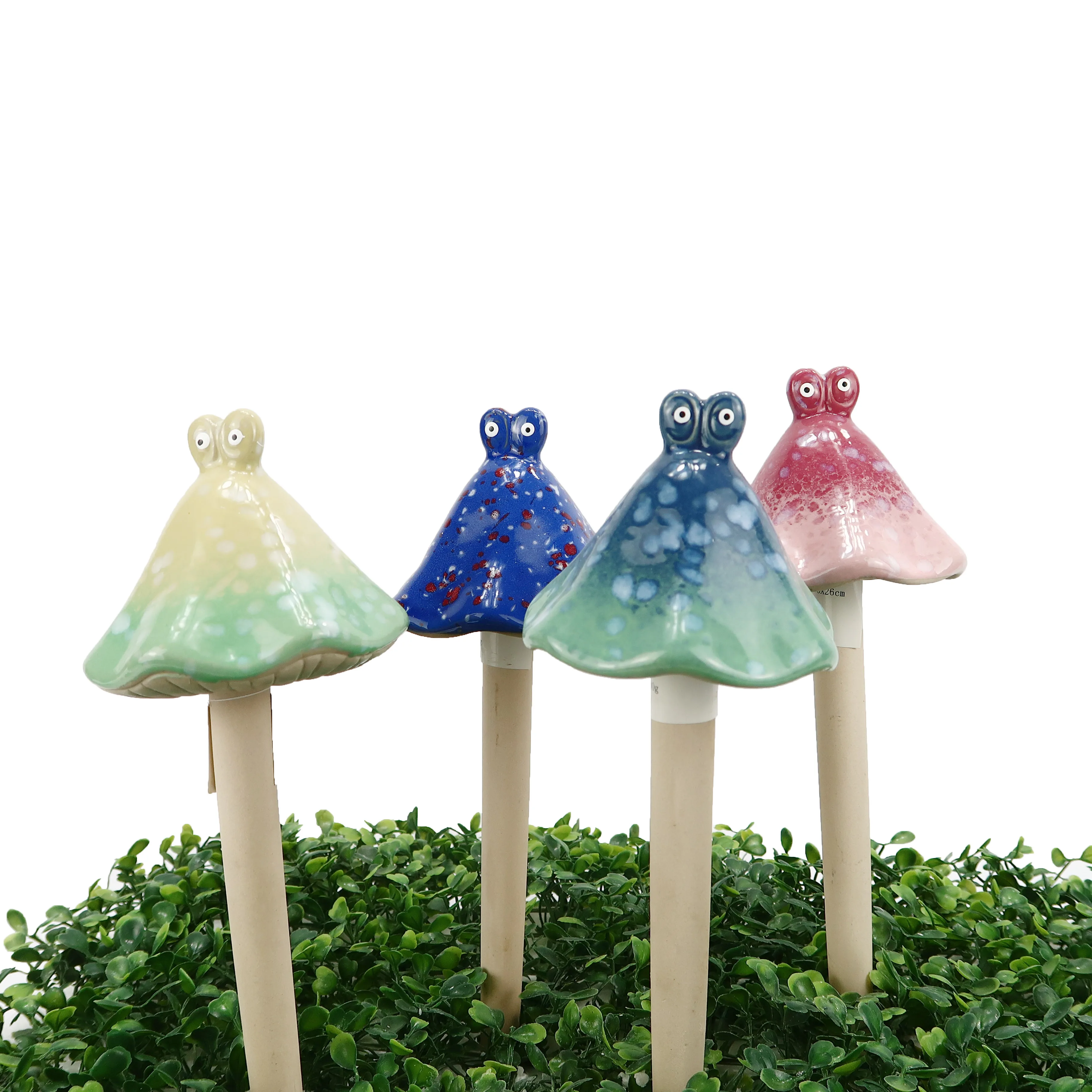 Wholesale Garden Accessories Ceramic Mushroom plug in Outdoor Park Lawn Decoration Cartoon Mushroom Ceramic plug in