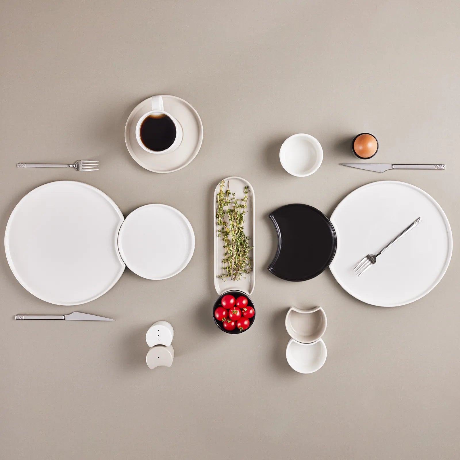 Karaca Hussein Chalayan Poly 28 Pieces 6 Person Porcelain Breakfast/Serving Set 153.03.06.1405