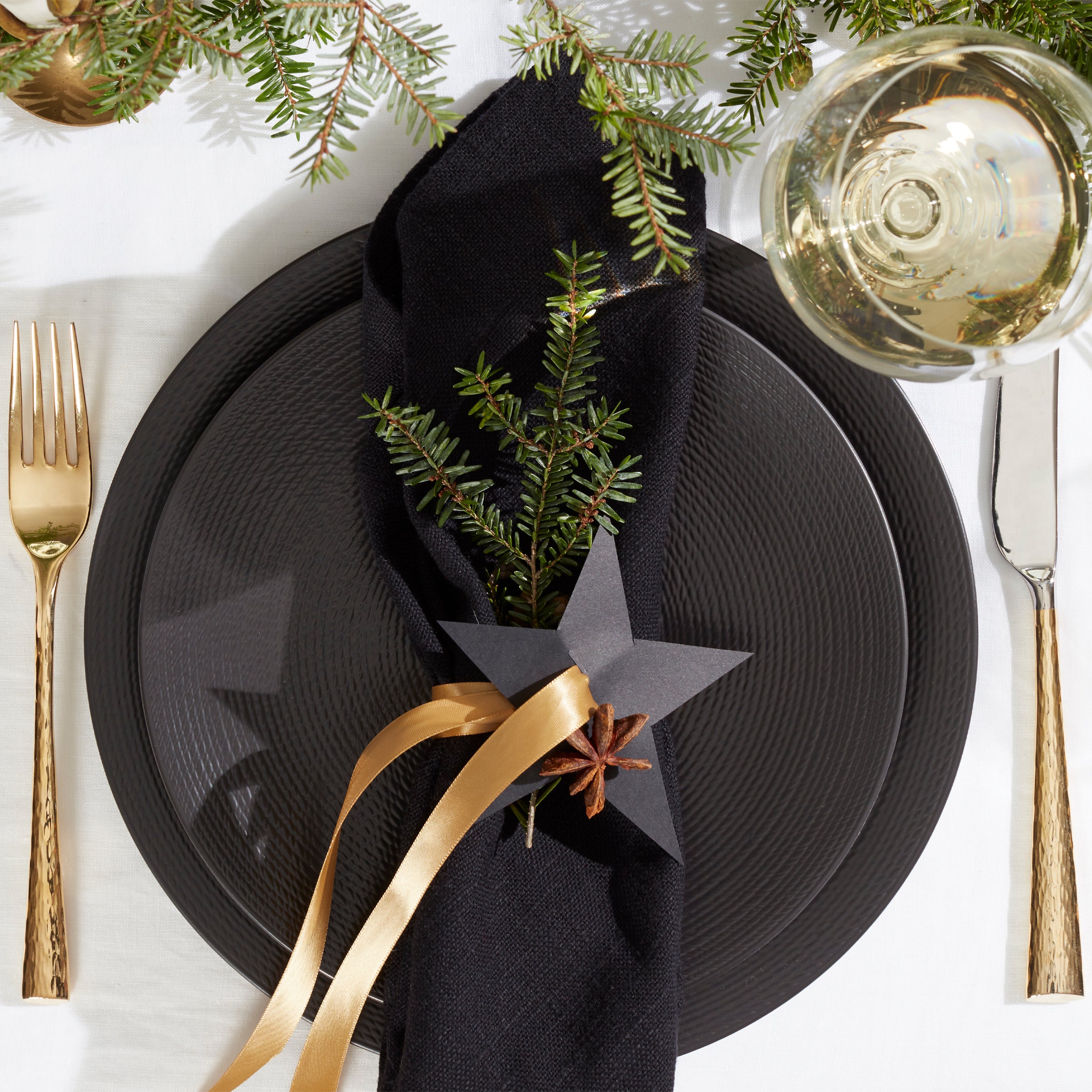 LX Collective Black Dinner Plates, Set of 4