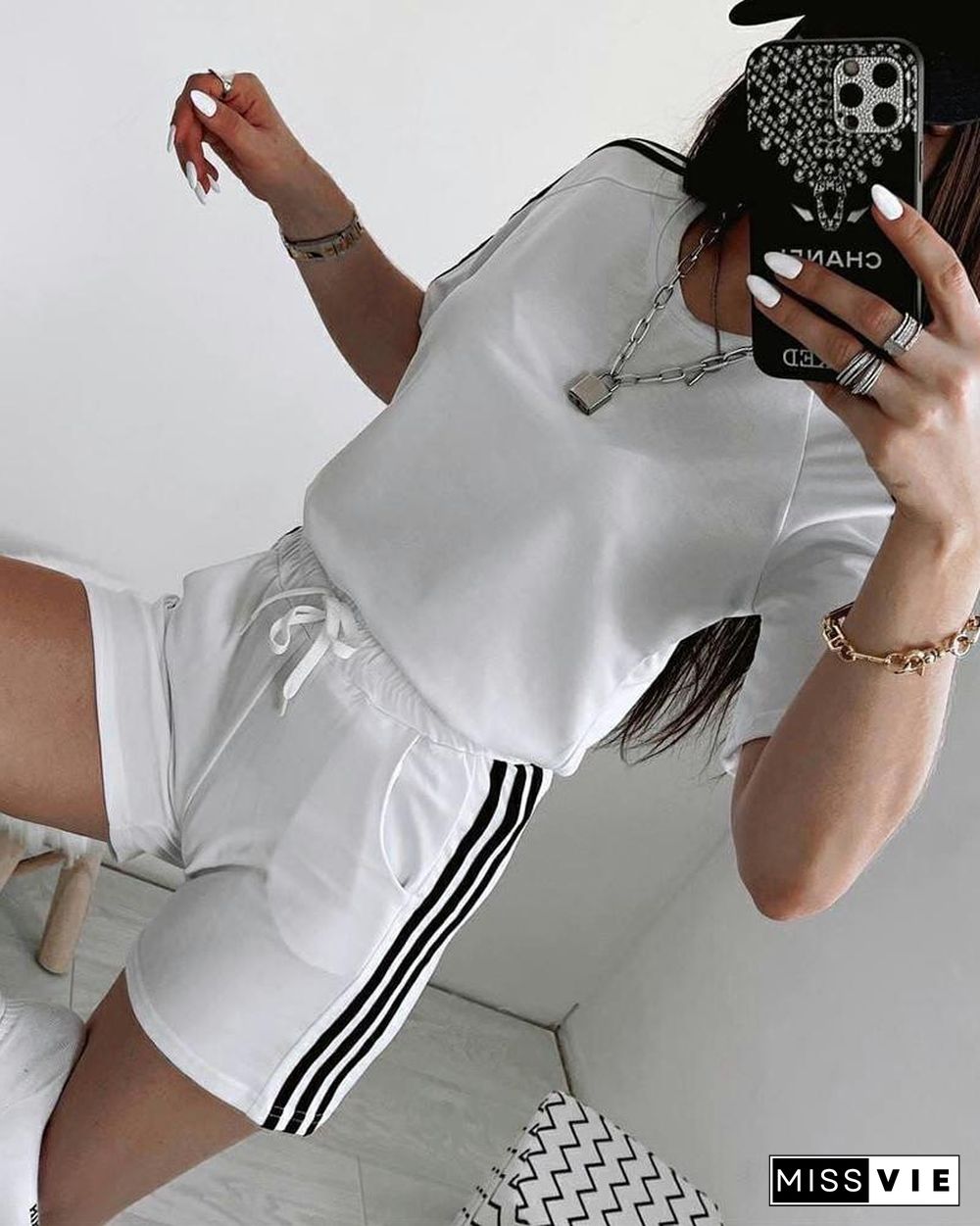 Striped Side Patchwork Short Sleeve Cropped T-shirts With Shorts Suit Sets P15599