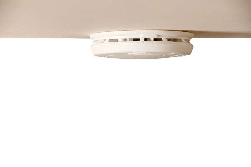 First Alert Battery-Powered Photoelectric Smoke/Fire Detector