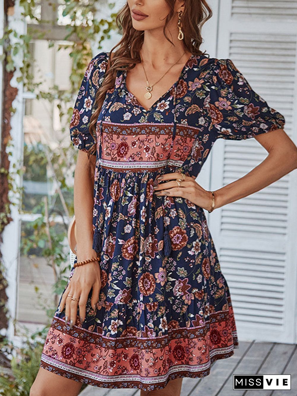 Women's Short Sleeve V-neck Graphic Floral Printed Midi Dress