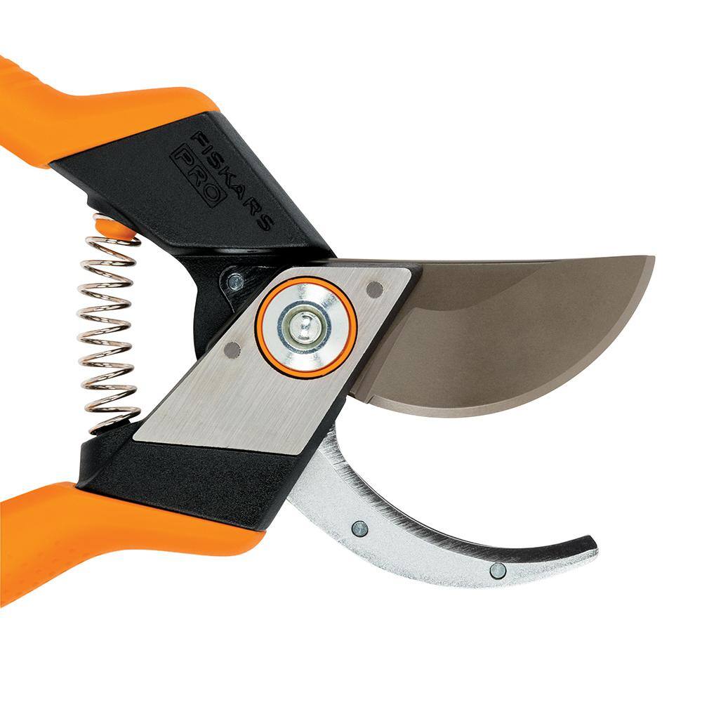 Fiskars Pro 1 in. Cut Capacity Steel High Carbon Blade with SoftGrip Handle Hand Pruning Shears 394951-1002