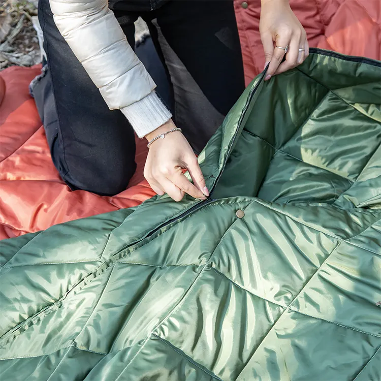 Sustainable Lightweight Warm Quilt Puffy Camping Blanket For Backpacking Hiking