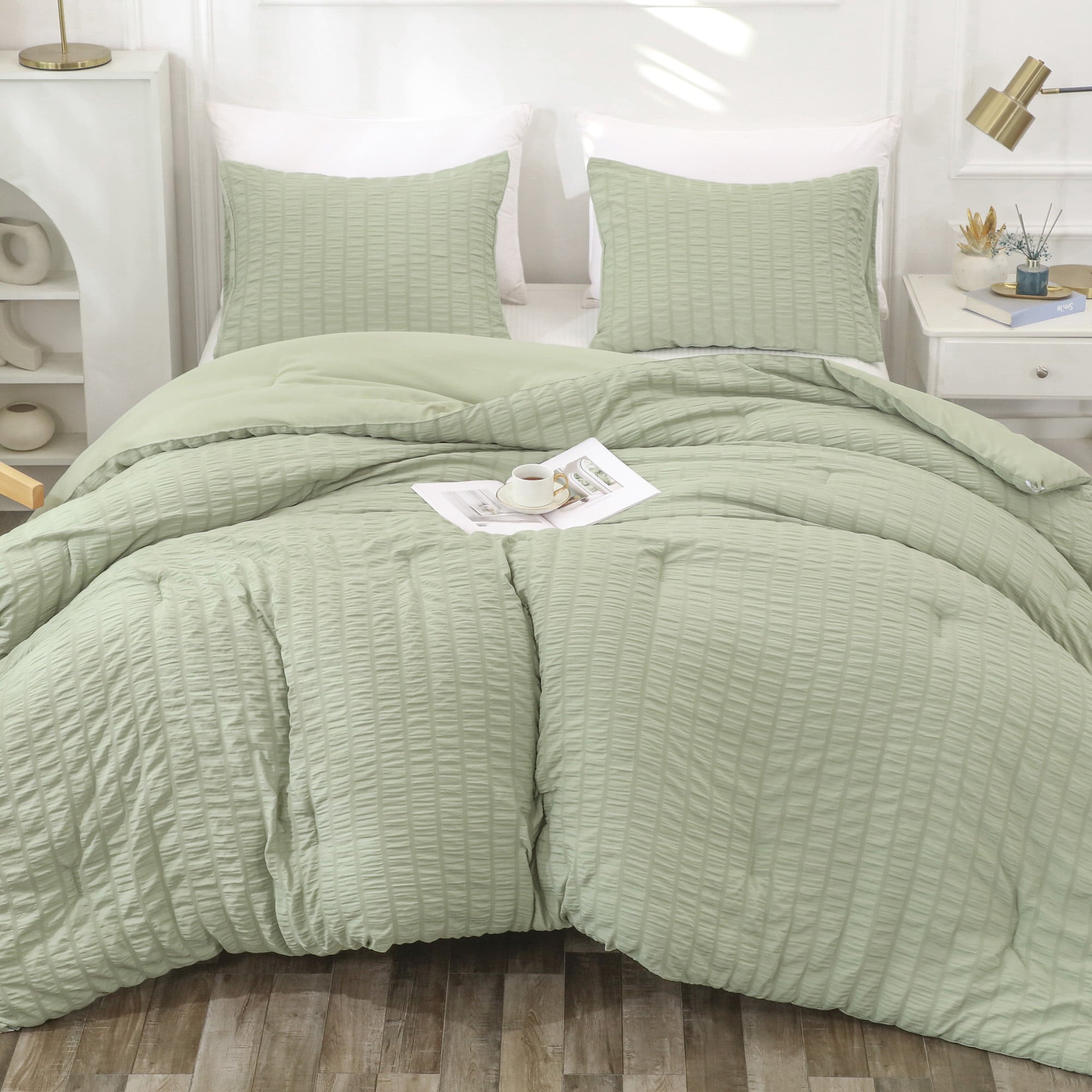 LUCKYBULL Sage Green Queen Seersucker Comforter Set (90x90 inch)， 3 Pieces Textured Comforter with 2 Pillowcases， Soft Lightweight Microfiber Down Alternative Bedding Set for All Season