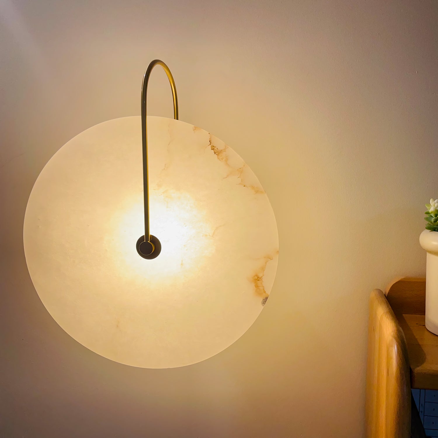 Alabaster LED Wall Lamp