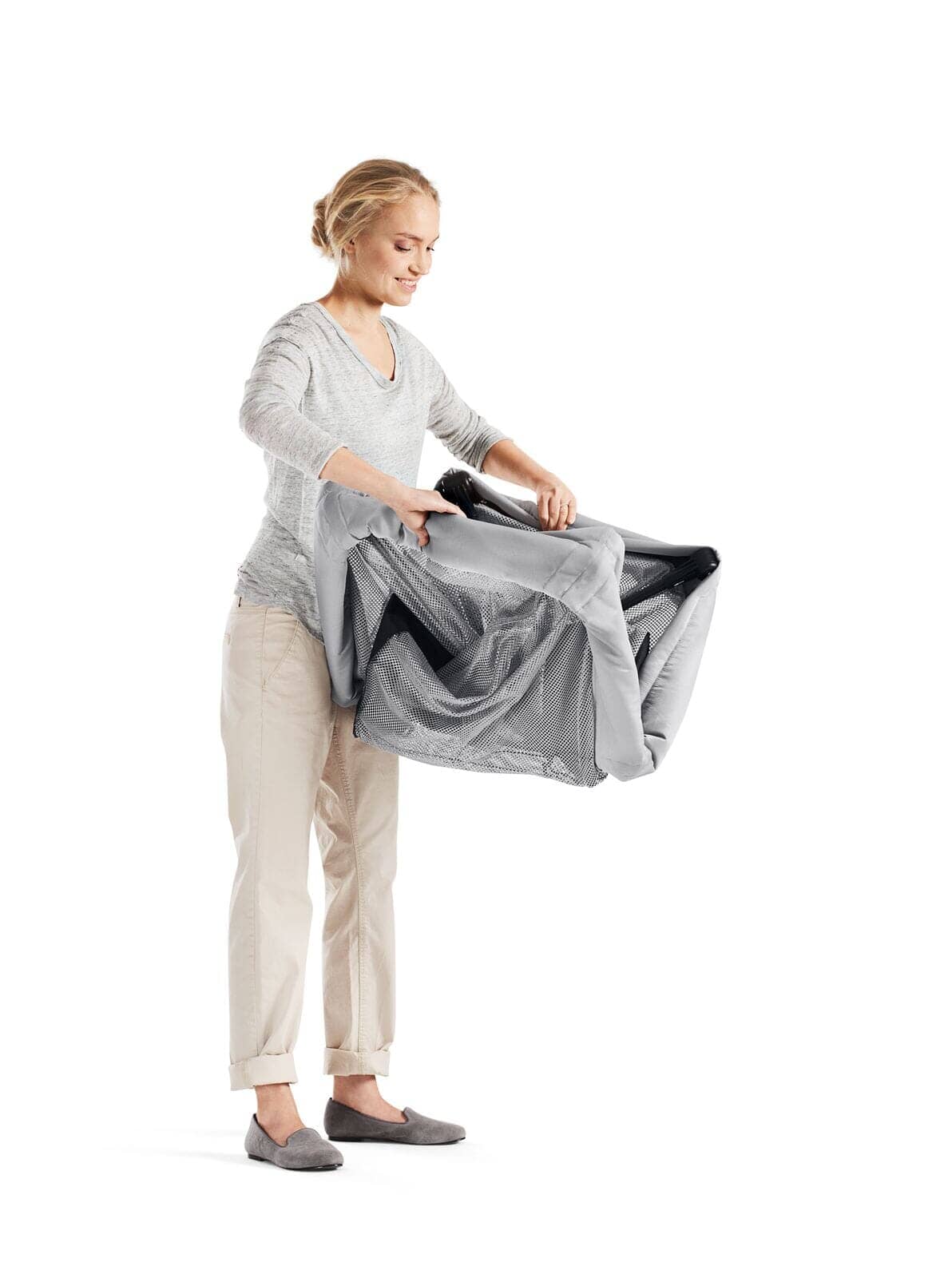 BABYBJ?RN Travel Crib Light & Fitted Sheet Bundle