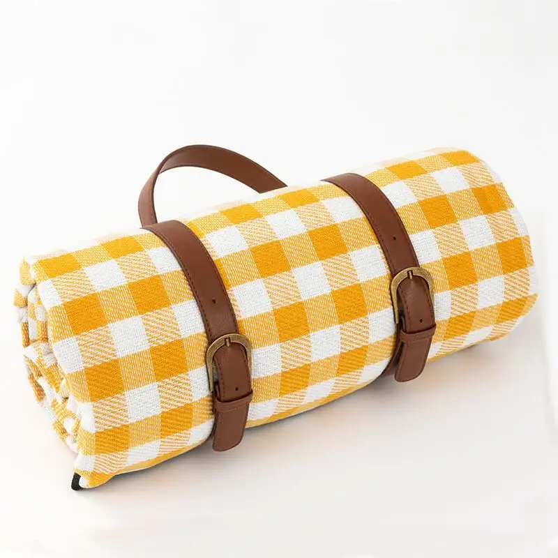 2023 Custom Extra Large Portable Plaid Picnic Blanket Outdoor Foldable Blankets with Waterproof Bottom Fabric