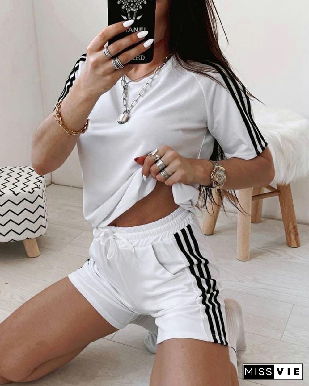 Striped Side Patchwork Short Sleeve Cropped T-shirts With Shorts Suit Sets P15599