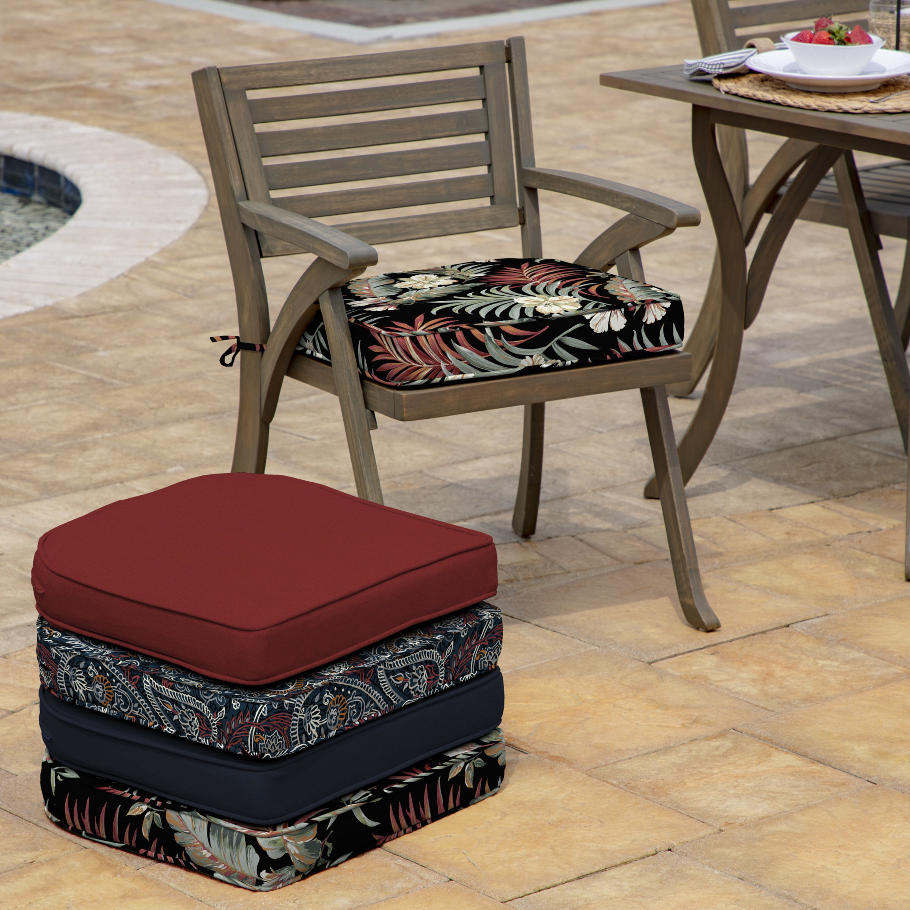 Arden Selections ProFoam Essentials Outdoor Seat Cushion 19 x 20， Simone Black Tropical