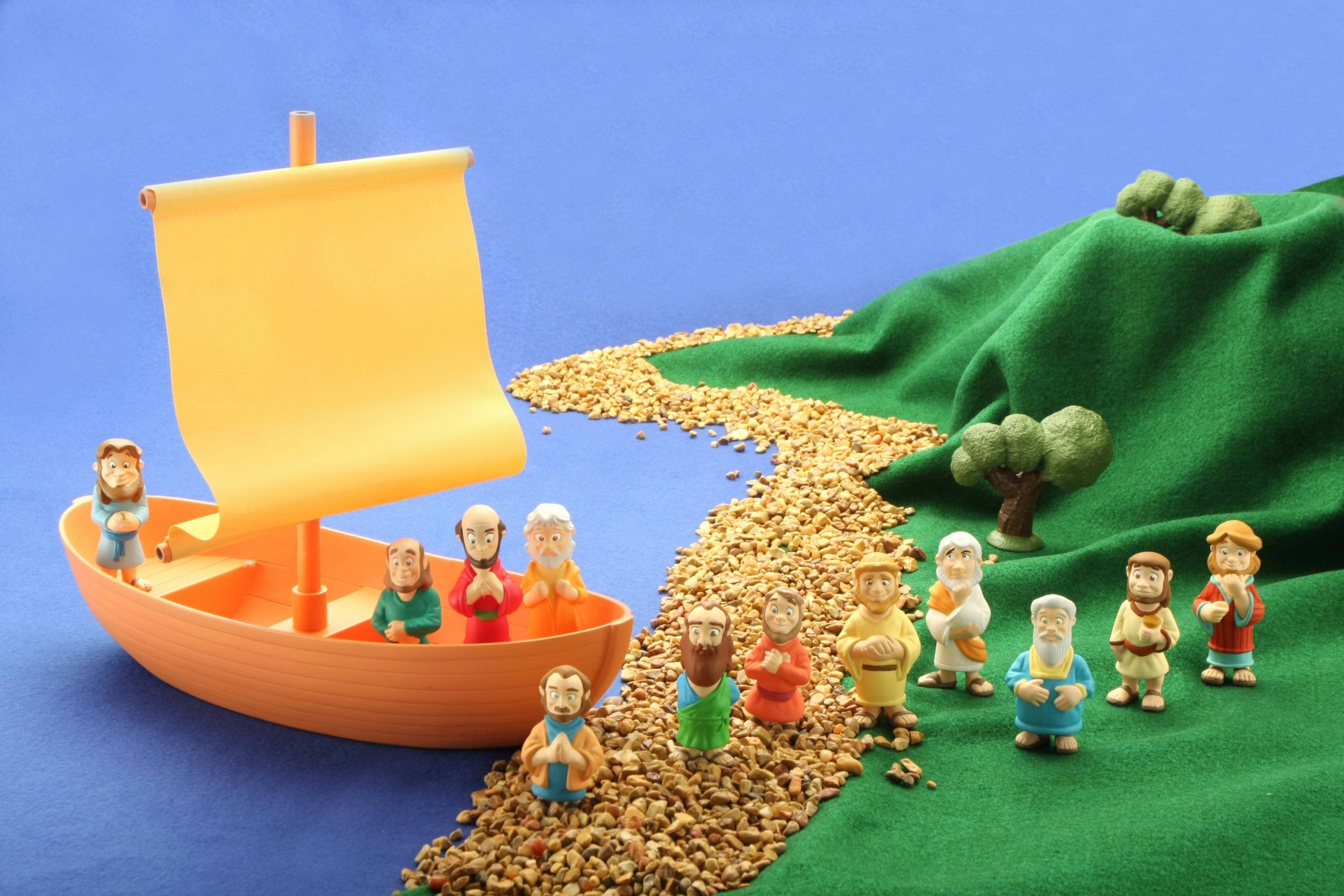 BibleToys Galilean Boat with Jesus and the Apostles 15 Piece Play Set for Children