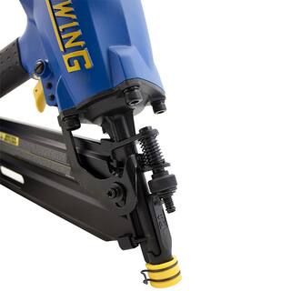 Estwing Pneumatic 34 degrees Clipped Head Framing Nailer with Padded Bag EFR3490